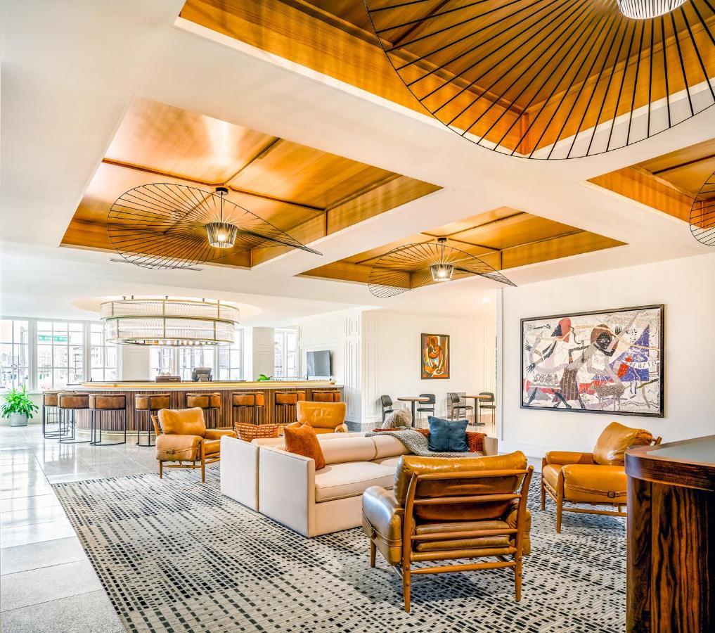 St. Regis 3* Detroit