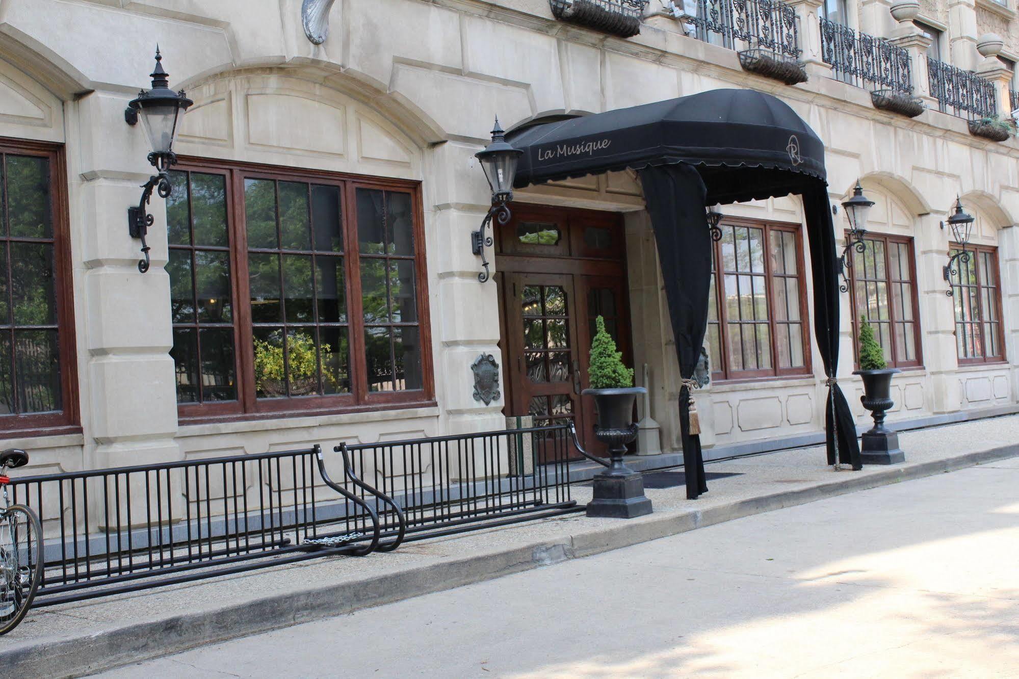 St. Regis 3* Detroit