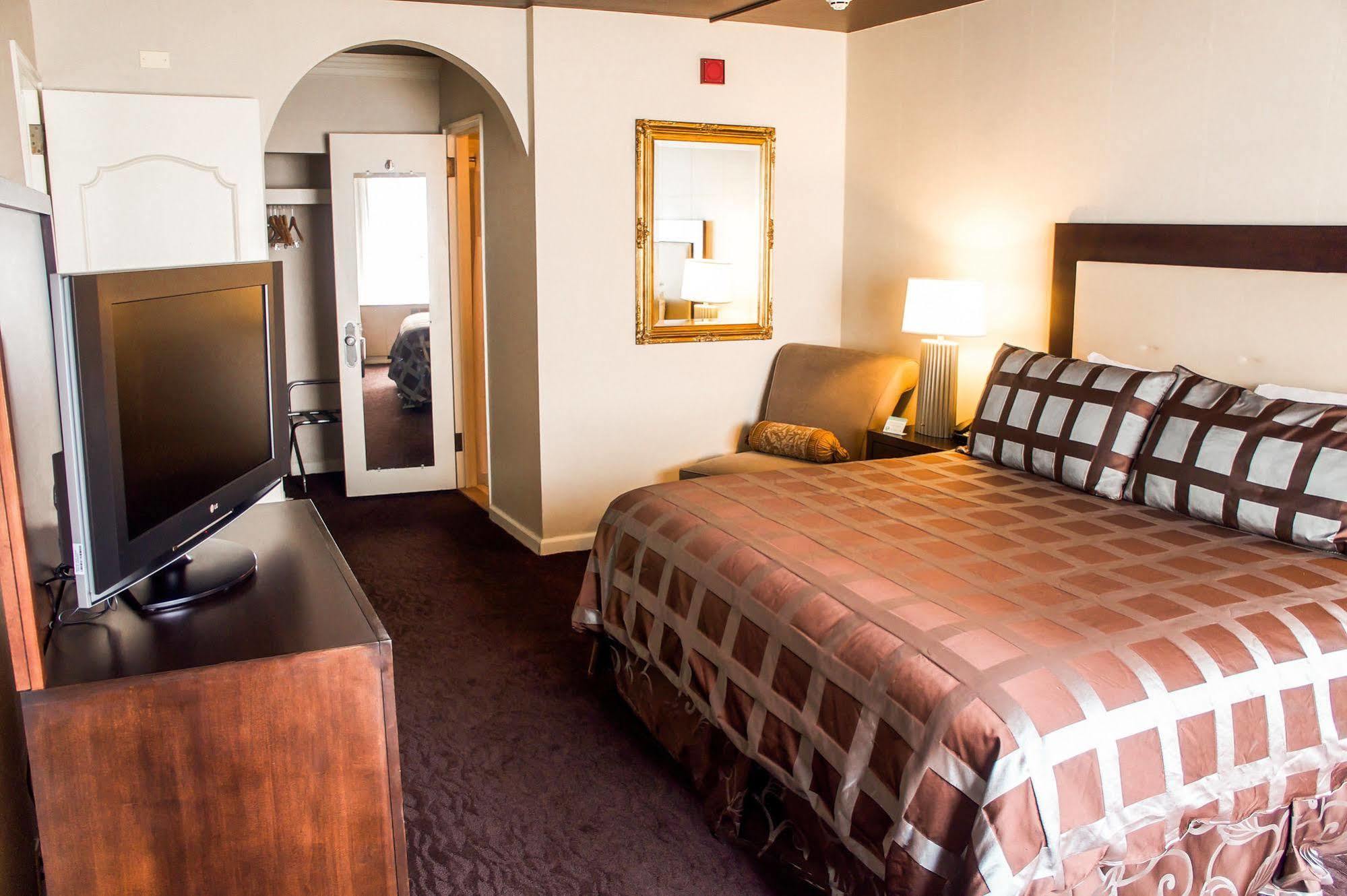 St. Regis 3*