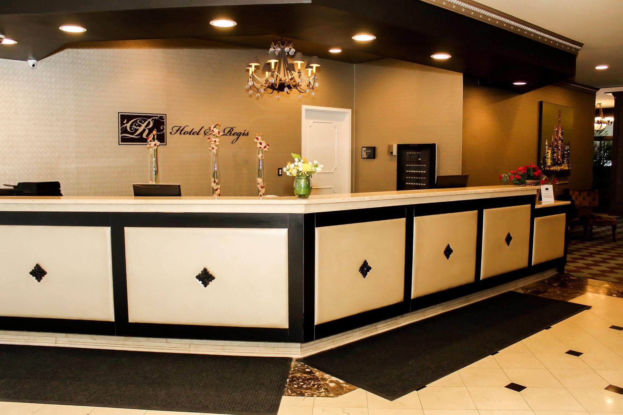 St. Regis Hotel 3*