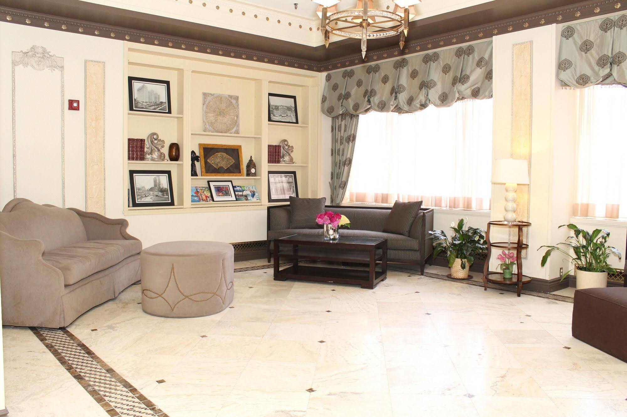 St. Regis 3*